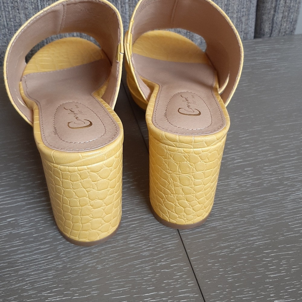 C. Est 1946 Yellow Croc-Embossed Open-Toe Block Heel Mule - Picture 5 of 13
